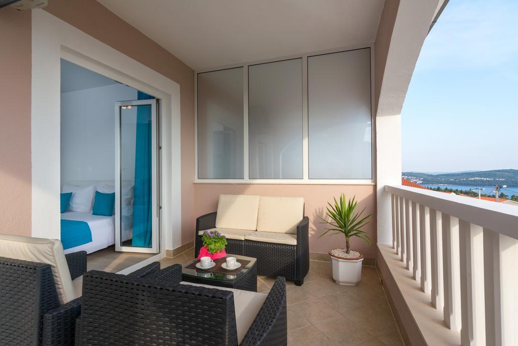 Apartments Blue Lagoon Трогір Екстер'єр фото