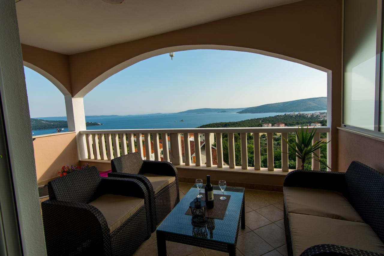 Apartments Blue Lagoon Трогір Екстер'єр фото